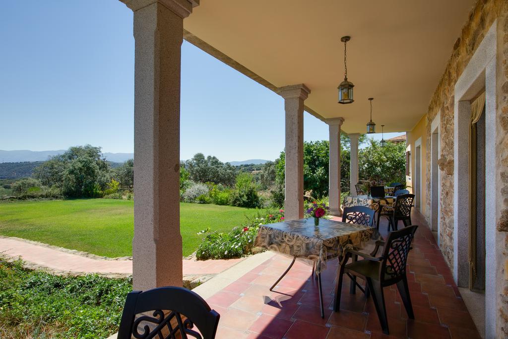 Apartamentos El Jardin Del Poeta Guijo de Granadilla Værelse billede