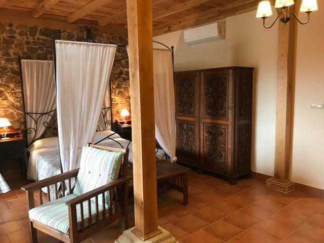 Apartamentos El Jardin Del Poeta Guijo de Granadilla Værelse billede