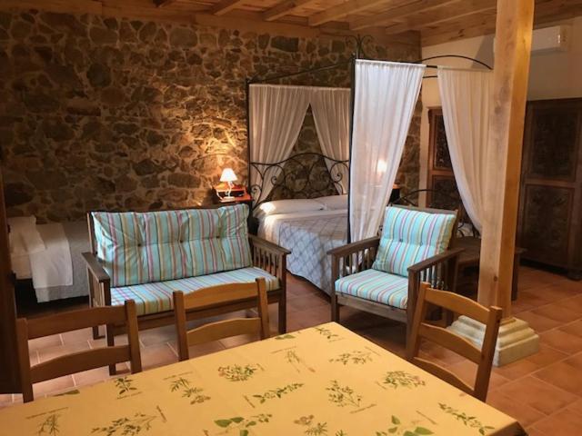Apartamentos El Jardin Del Poeta Guijo de Granadilla Værelse billede