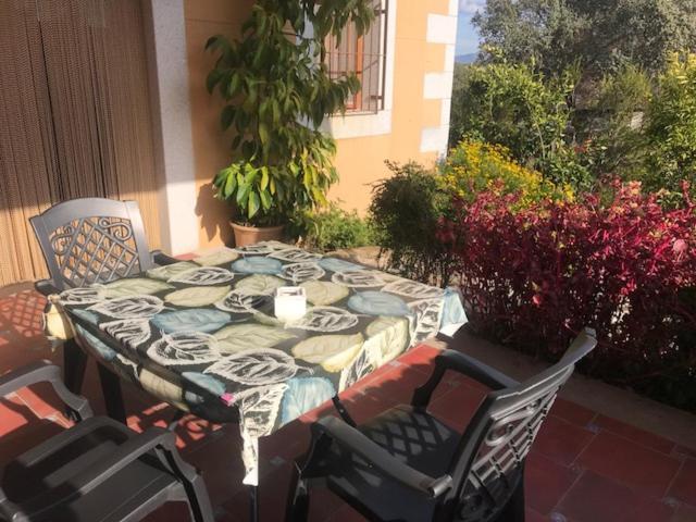 Apartamentos El Jardin Del Poeta Guijo de Granadilla Værelse billede