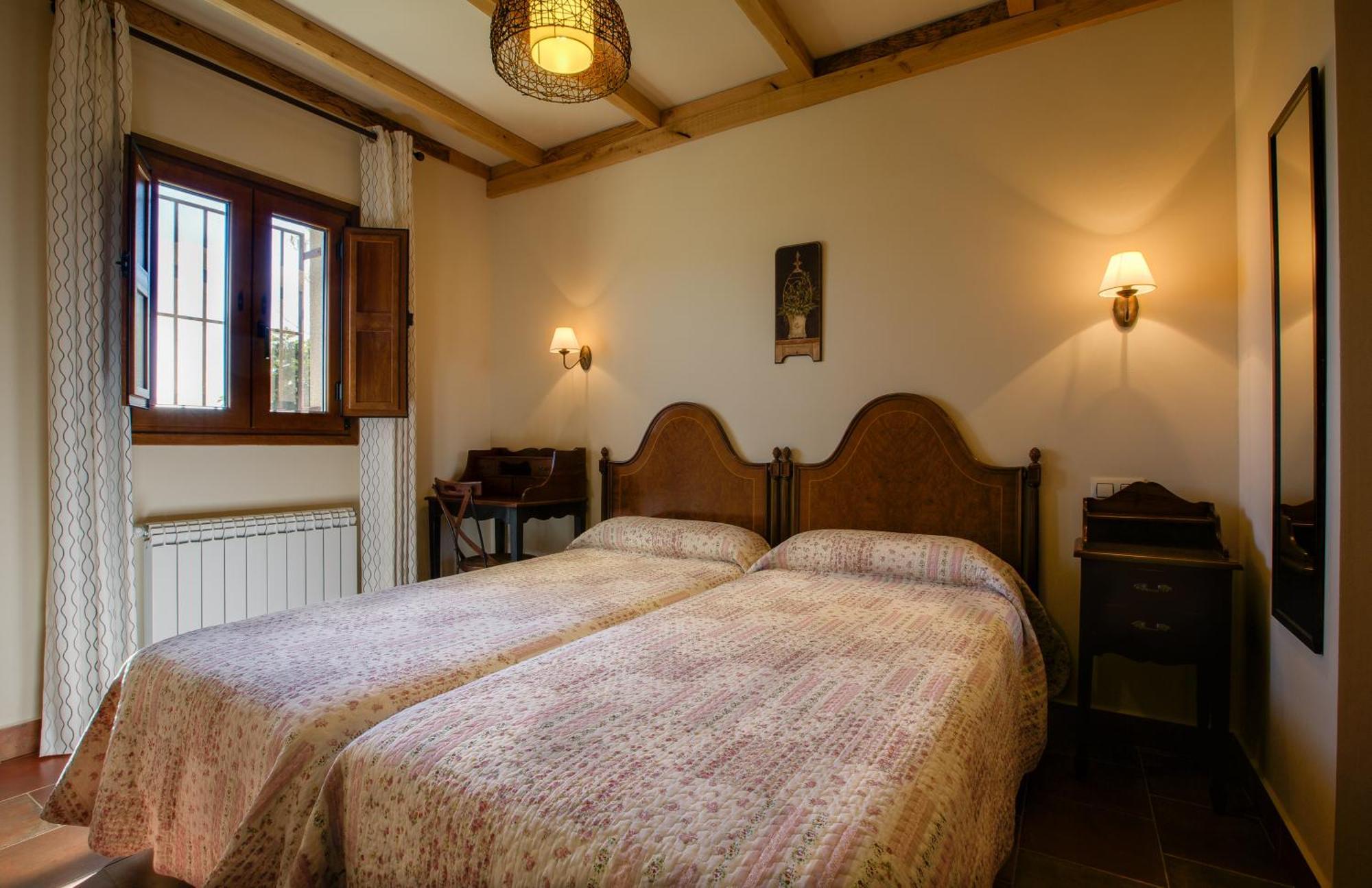 Apartamentos El Jardin Del Poeta Guijo de Granadilla Værelse billede