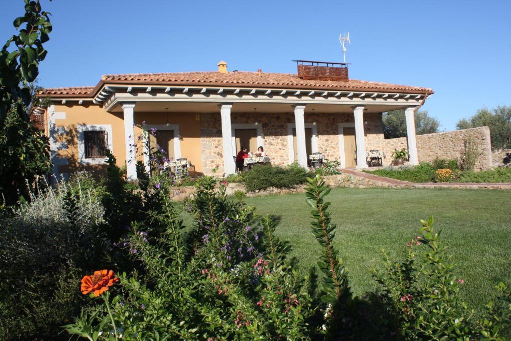 Apartamentos El Jardin Del Poeta Guijo de Granadilla Eksteriør billede
