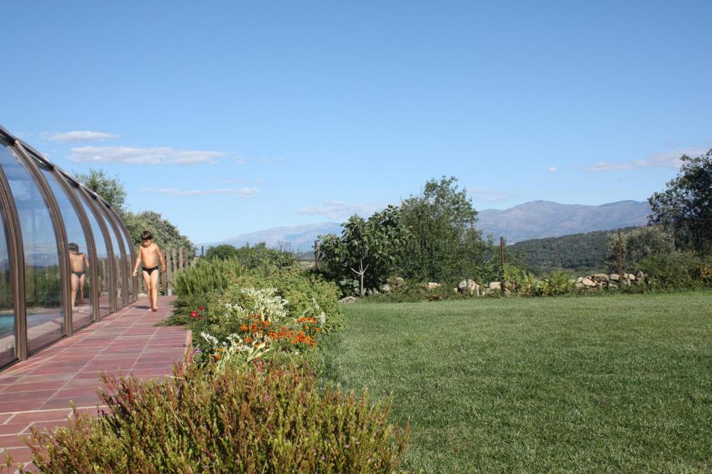 Apartamentos El Jardin Del Poeta Guijo de Granadilla Eksteriør billede